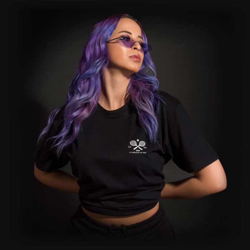 Schwarzes breites Damen T-shirt WWT - 02