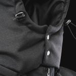 Schwarze Herrenweste mit Kapuze – O1 Black - 10