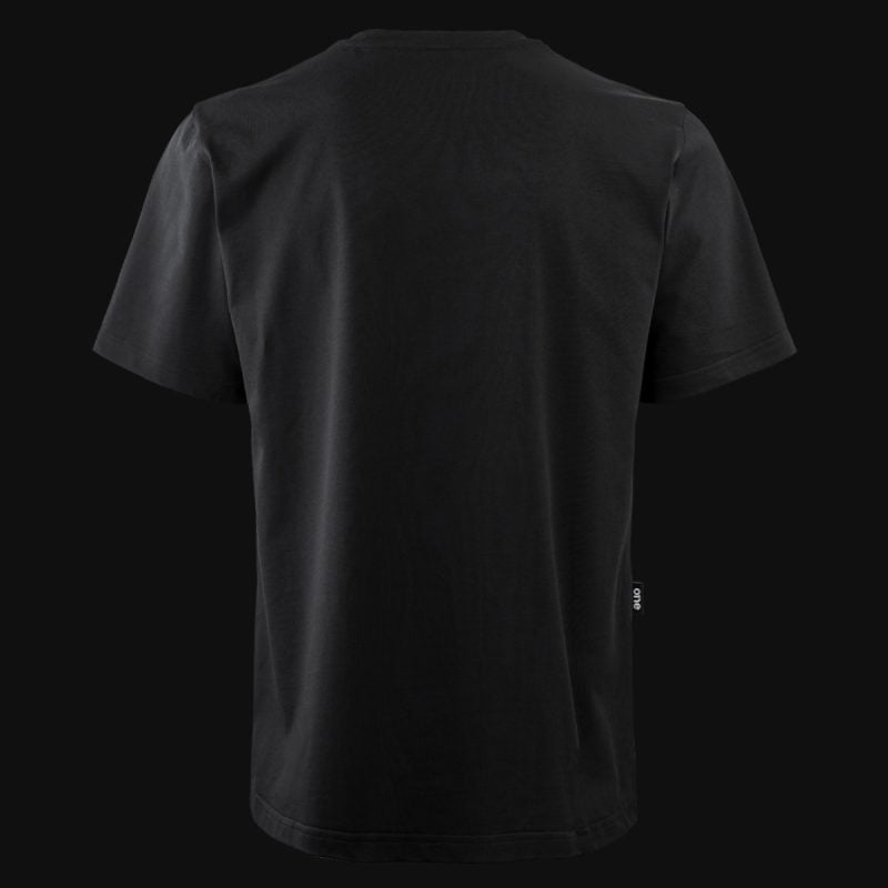 schwarzes-herren-tshirt-in-ubergrose-fc-one-04
