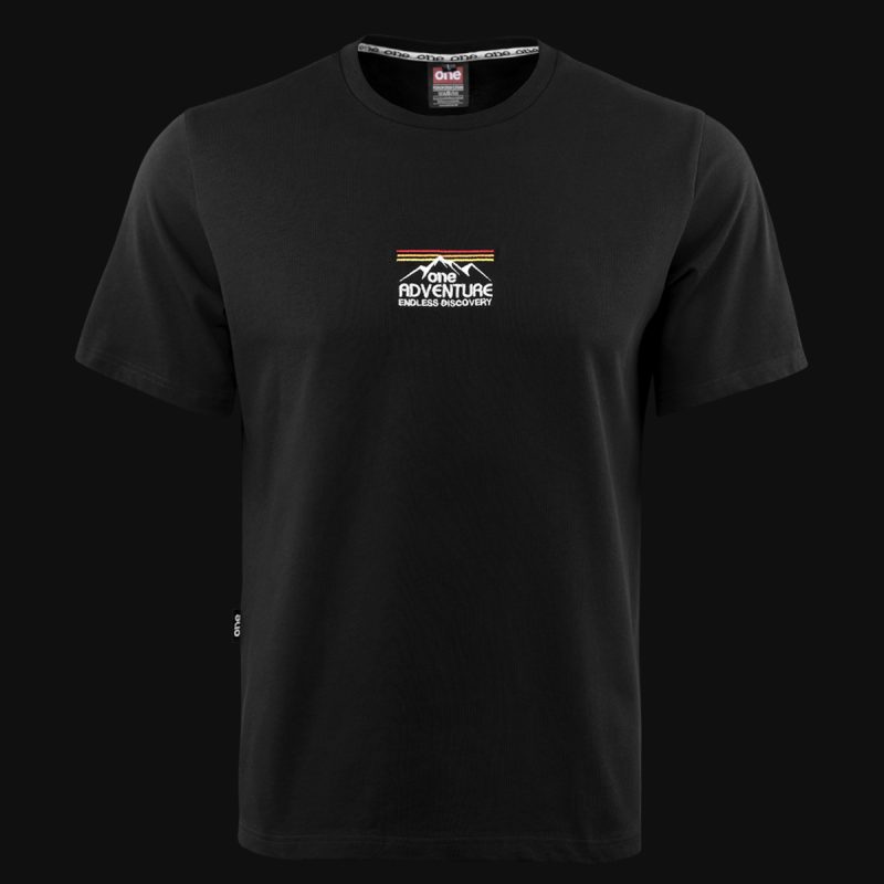 schwarzes-herren-t-shirt-in-uebergroesse-adventure-one-v2